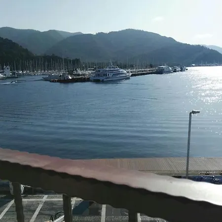 Uysal And Loft Seaside Apartament